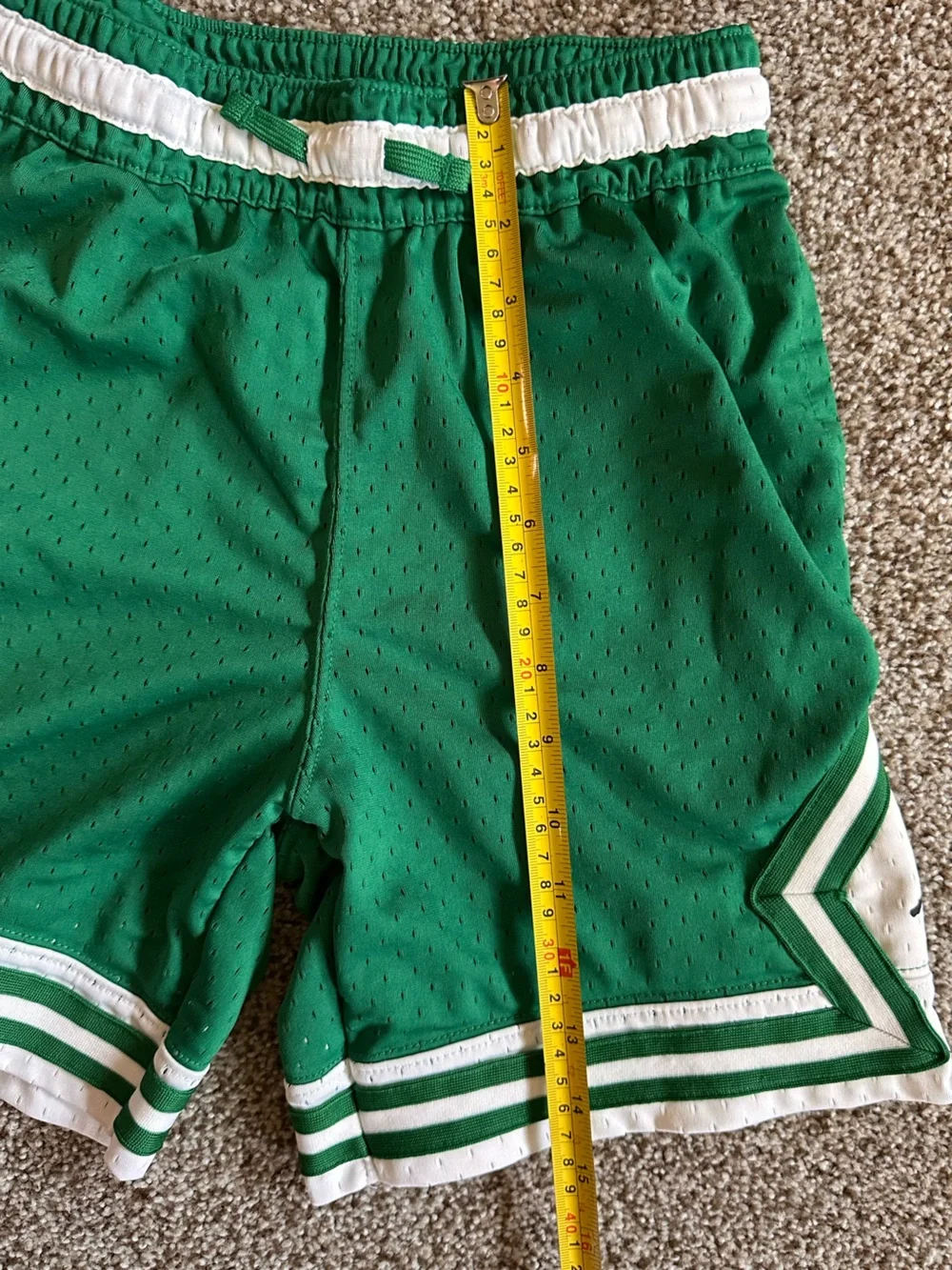Nike Kids' Dri-FIT Diamond Jordan Basketball Shorts - Youth Medium - Green/White